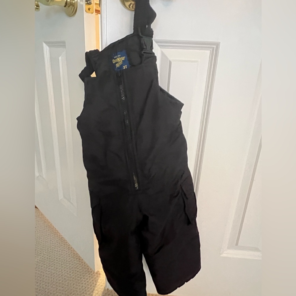 Oshkosh Bigosh unisex 3T black ski bib overalls/ excellent condition